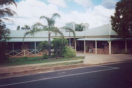 Clermont Motor Inn